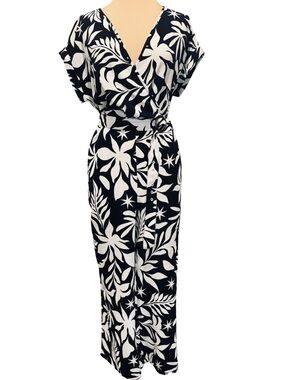 Fred David Navy, blue white, tropical floral wrap jumpsuit Pxl